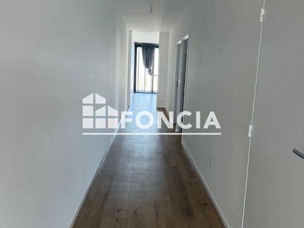 Location Appartement 4 pièces 153.1 m² - 23 AVENUE GEORGES CLEMENCEAU Cenon 33150