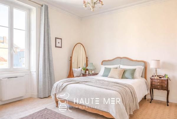 REINE – Villa sablaise avec garage à 250 mètres de la grande plage