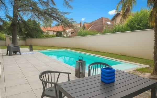 Maison à vendre    6 pièces • 165 m2 Caluire-et-Cuire