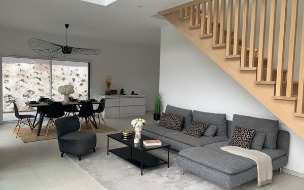 Maison à vendre    6 pièces • 165 m2 Caluire-et-Cuire