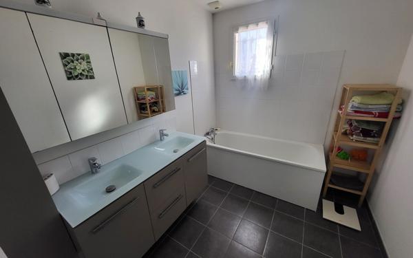 Maison à vendre    3 pièces • 86 m2 Mouroux