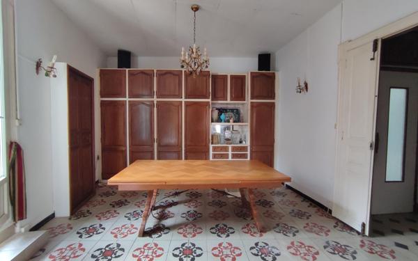 Maison à vendre    6 pièces •  Bouzigues