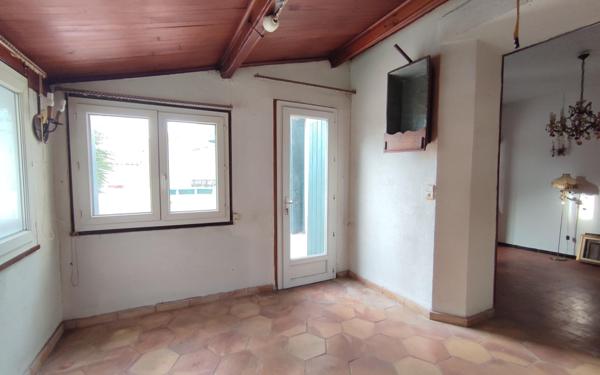 Maison à vendre    6 pièces •  Bouzigues