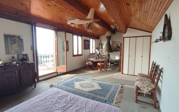 Maison à vendre    6 pièces •  Bouzigues