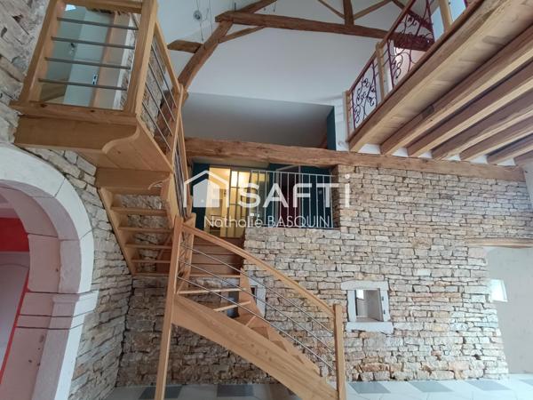 Rare Côte Chalonnaise, Jully lès Buxy  belle maison 175 M2 en pierre rénovée.