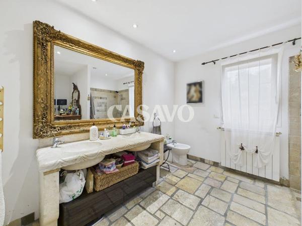 Vente Maison 10 pièces de 376m² - 13011 Marseille