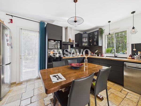 Vente Maison 10 pièces de 376m² - 13011 Marseille