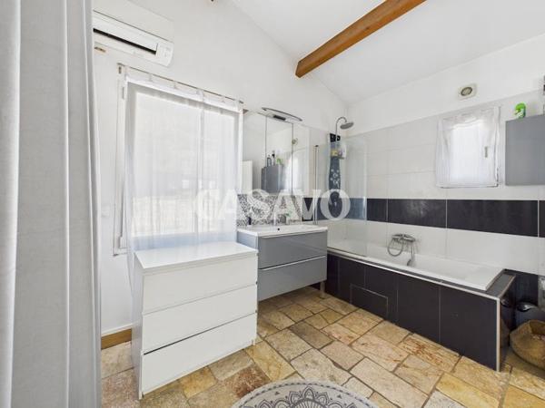 Vente Maison 10 pièces de 376m² - 13011 Marseille
