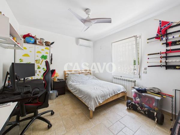 Vente Maison 10 pièces de 376m² - 13011 Marseille
