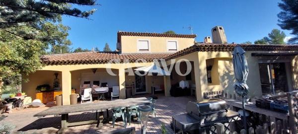 Vente Maison 10 pièces de 376m² - 13011 Marseille