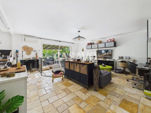 Vente Maison 10 pièces de 376m² - 13011 Marseille