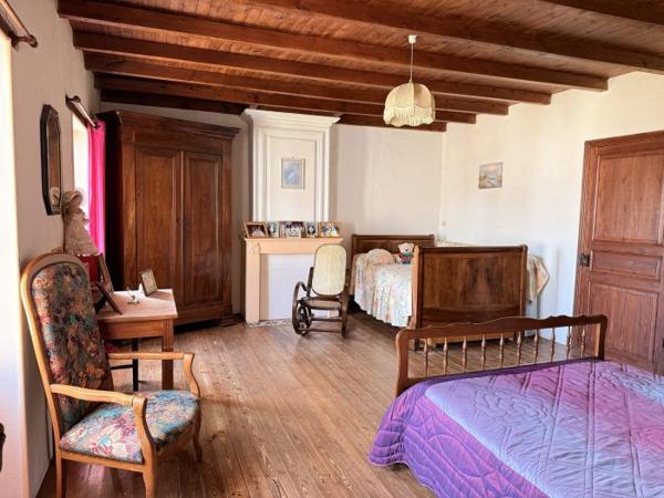Belle demeure Charentaise avec ses dépendances et son parc de 5000 m²