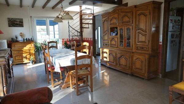 Maison Familiale 8 pièces 200m² sur sous sol total