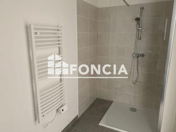 Location Appartement 2 pièces 45.22 m² - 46 RUE DE CANNES Cannes 06150