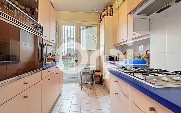 Appartement à vendre    5 pièces • 82,71 m2 Montrouge