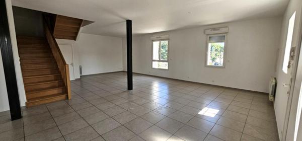 Appartement à Montélimar de  140 m2 avec 4 chambres et un jardin