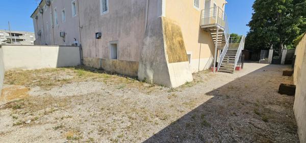 Appartement à Montélimar de  140 m2 avec 4 chambres et un jardin