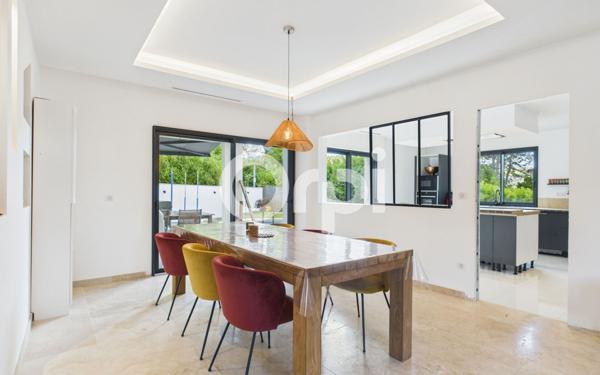 Maison à vendre    6 pièces • 204 m2 Pégomas