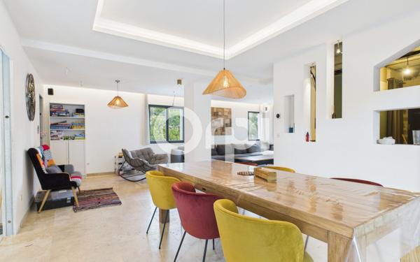 Maison à vendre    6 pièces • 204 m2 Pégomas