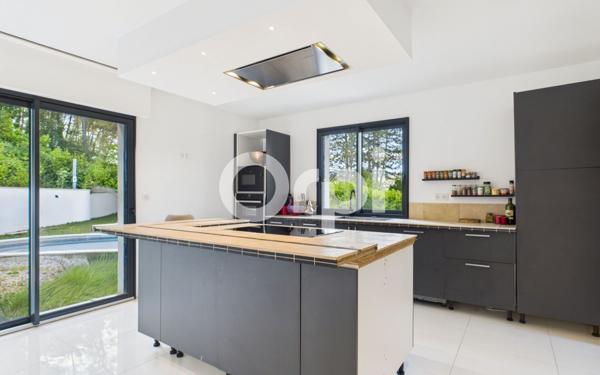 Maison à vendre    6 pièces • 204 m2 Pégomas