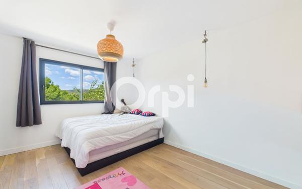 Maison à vendre    6 pièces • 204 m2 Pégomas