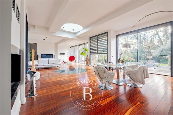 Mérignac, Maison 5 Chambres -  320 m² à vendre