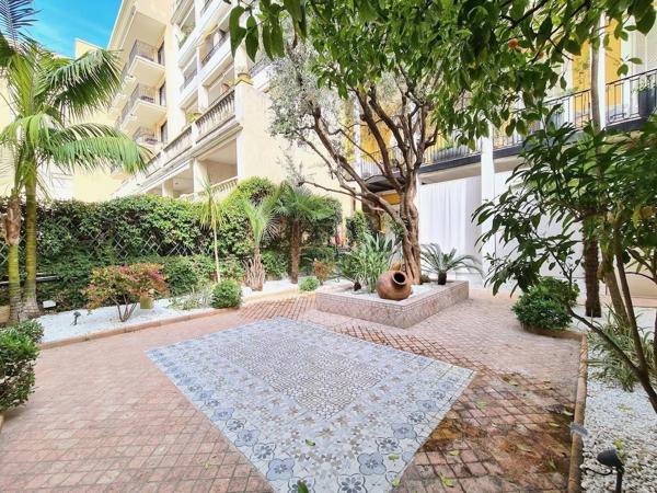 A vendre à Cannes, belle maison de ville rénovée