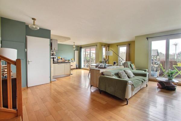 Villeneuve La Garenne - Duplex 4 pièces de 109.28 m2 avec balcons + box