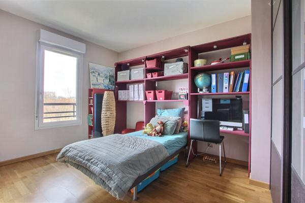 Villeneuve La Garenne - Duplex 4 pièces de 109.28 m2 avec balcons + box