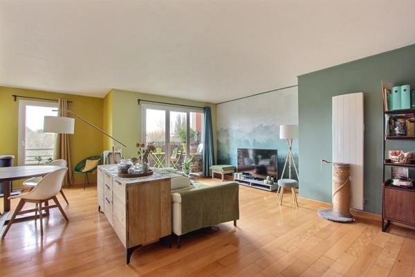 Villeneuve La Garenne - Duplex 4 pièces de 109.28 m2 avec balcons + box