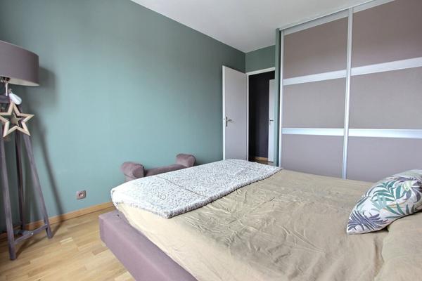 Villeneuve La Garenne - Duplex 4 pièces de 109.28 m2 avec balcons + box