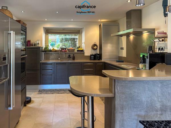 Propriete à vendre 6 pièces MONTCUQ maison de 150m2 + dépendances + moulin sur 1,65ha de terrain