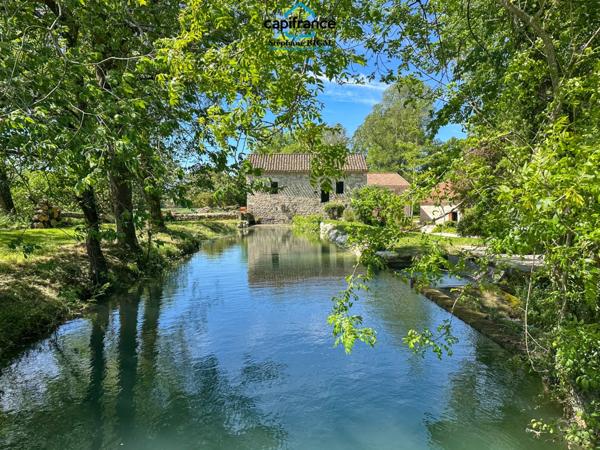 Propriete à vendre 6 pièces MONTCUQ maison de 150m2 + dépendances + moulin sur 1,65ha de terrain