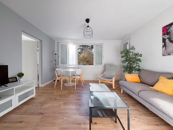 ANGERS Strasbourg - Appartement T4 de 3 chambres avec balcon, stationnement, cave et grenier !