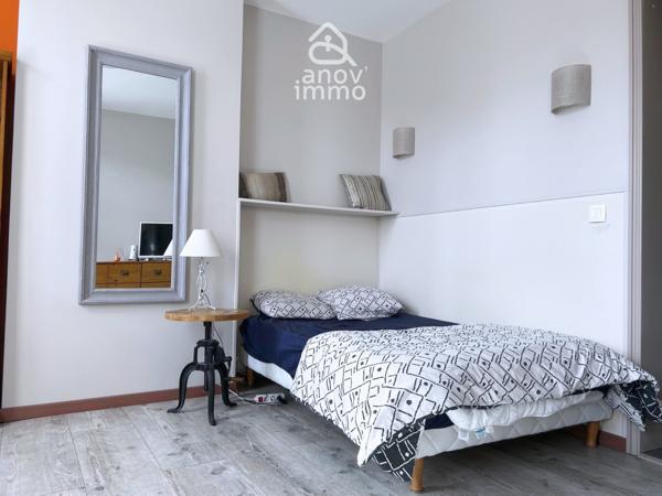Immeuble
                                                                                                                                                
                                                                                                                                                
                                                                                                                                                
                                                    
                                                                                                                                                                                                                                                                                                                        100  m²