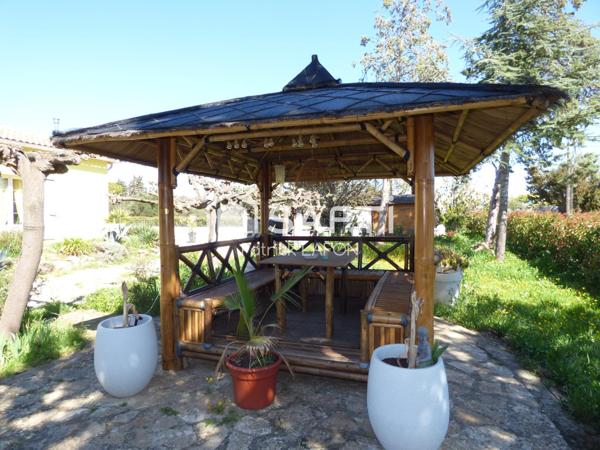 Villa piscine et logement T2