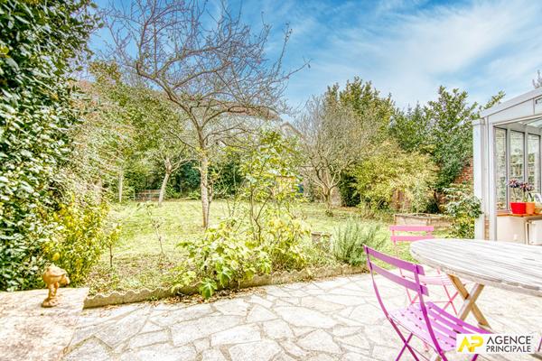 Versailles Porchefontaine maison 8 pièces 187 m² au sol (183 m² habitables) avec jardin clos et garage €1 549 000 ** - Référence 25878