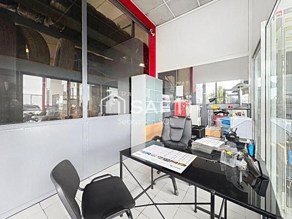 Ensemble immobilier d'activité avec visibilité premium sur un axe majeur
