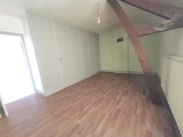 À vendre - Maison ancienne, 9 pièces située à Salbris (41300)