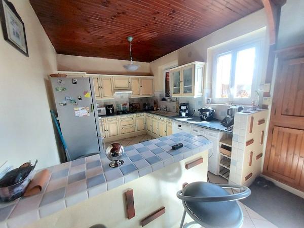 À vendre - Maison ancienne, 9 pièces située à Salbris (41300)