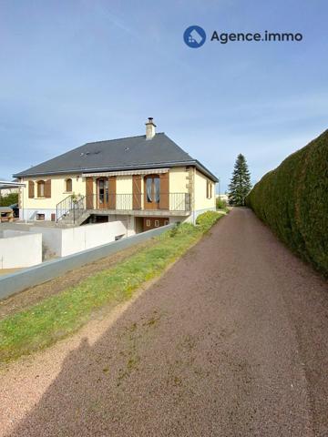À vendre - Maison individuelle, 5 pièces située à Noyant-Villages (49490)