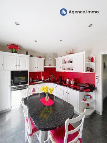 À vendre - Maison individuelle, 5 pièces située à Noyant-Villages (49490)