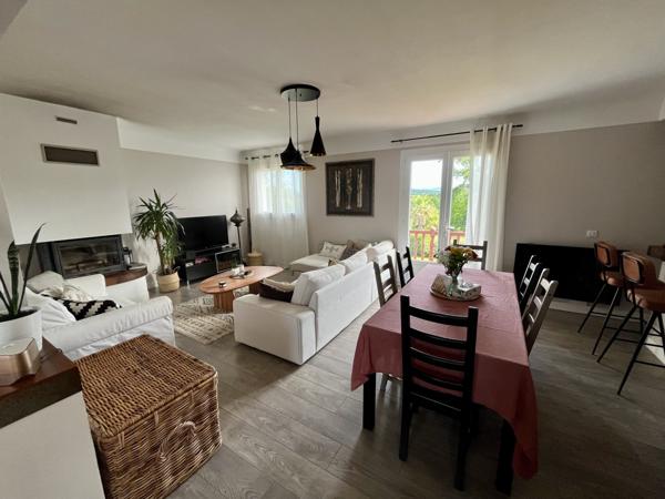 À vendre - Maison mitoyenne 1 côté, 5 pièces située à Mouguerre (64990)