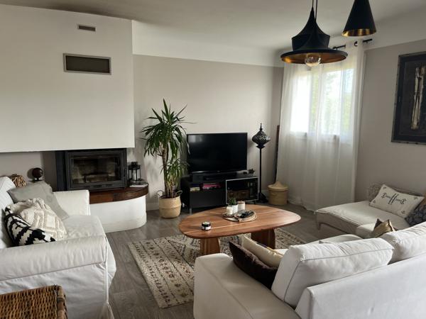 À vendre - Maison mitoyenne 1 côté, 5 pièces située à Mouguerre (64990)