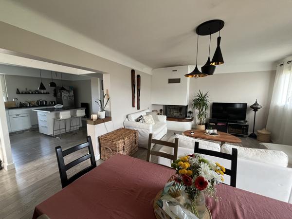 À vendre - Maison mitoyenne 1 côté, 5 pièces située à Mouguerre (64990)