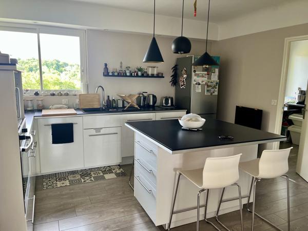 À vendre - Maison mitoyenne 1 côté, 5 pièces située à Mouguerre (64990)