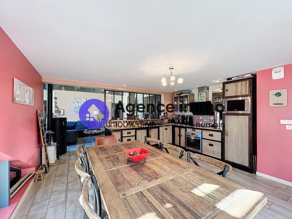 À vendre - Maison contemporaine, 4 pièces située à Vouvray (37210)