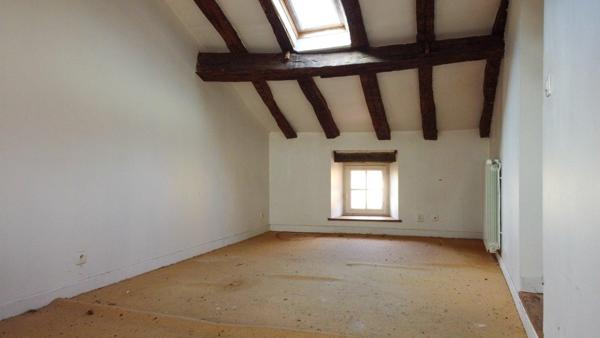 Ensemble immobilier dans village