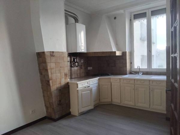 APPARTEMENT T2 A LOUER EN PLEIN CENTRE VILLE