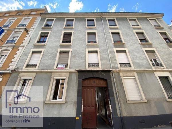 APPARTEMENT T2 A LOUER EN PLEIN CENTRE VILLE